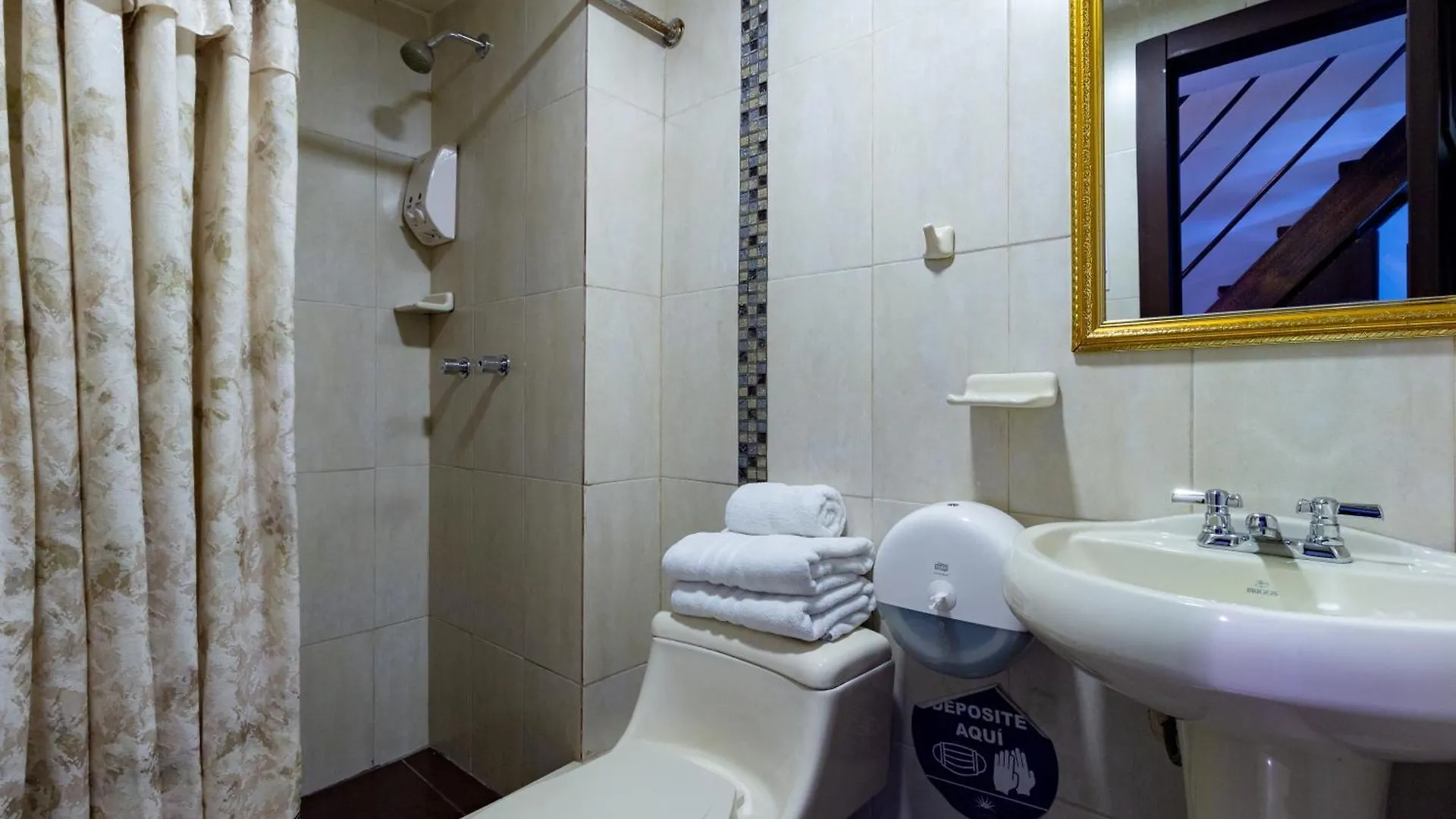 Hotel Majestic 1 Cuenca 3*,  Ecuador