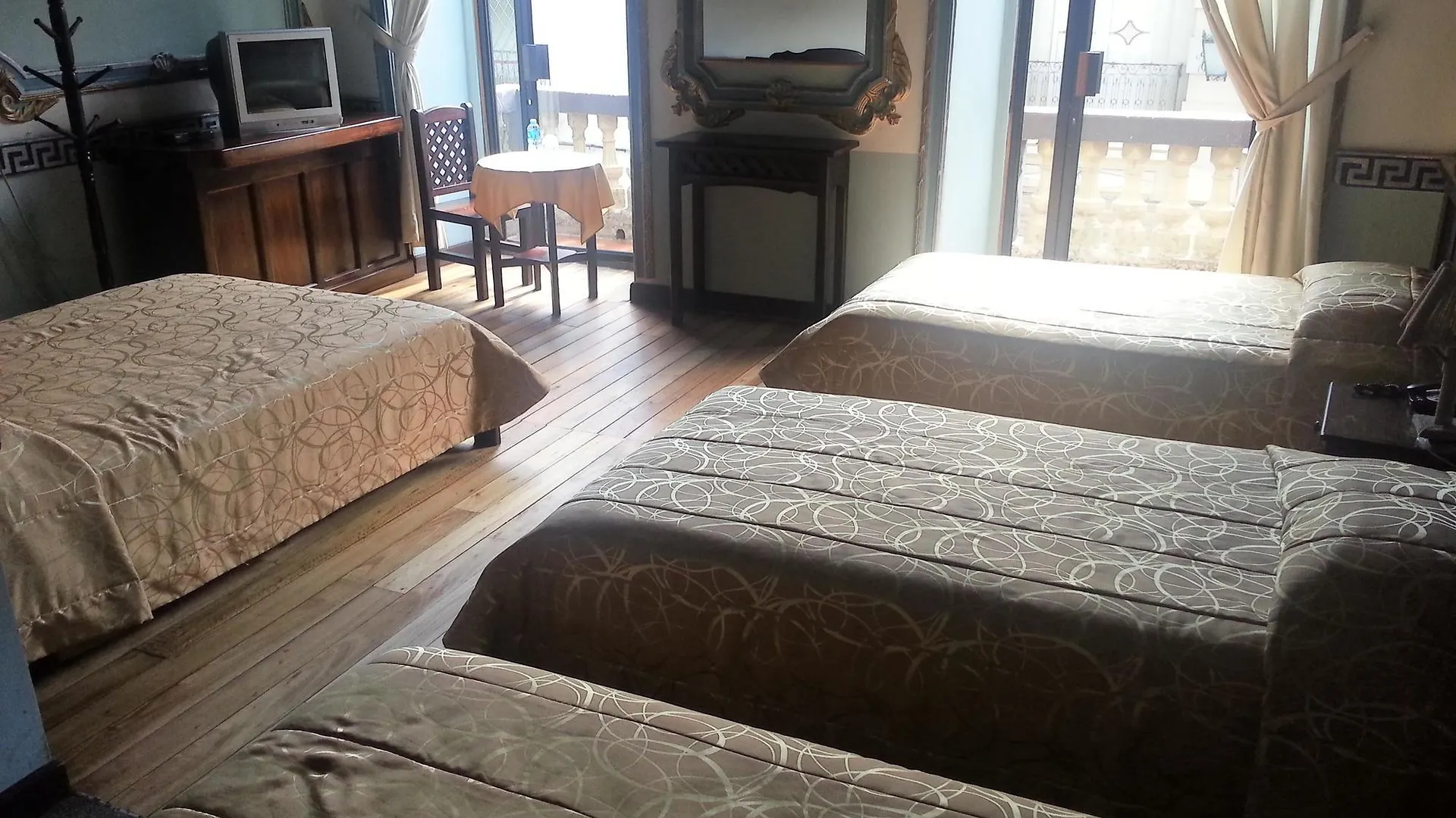 Hotel Majestic 1 Cuenca 3*,