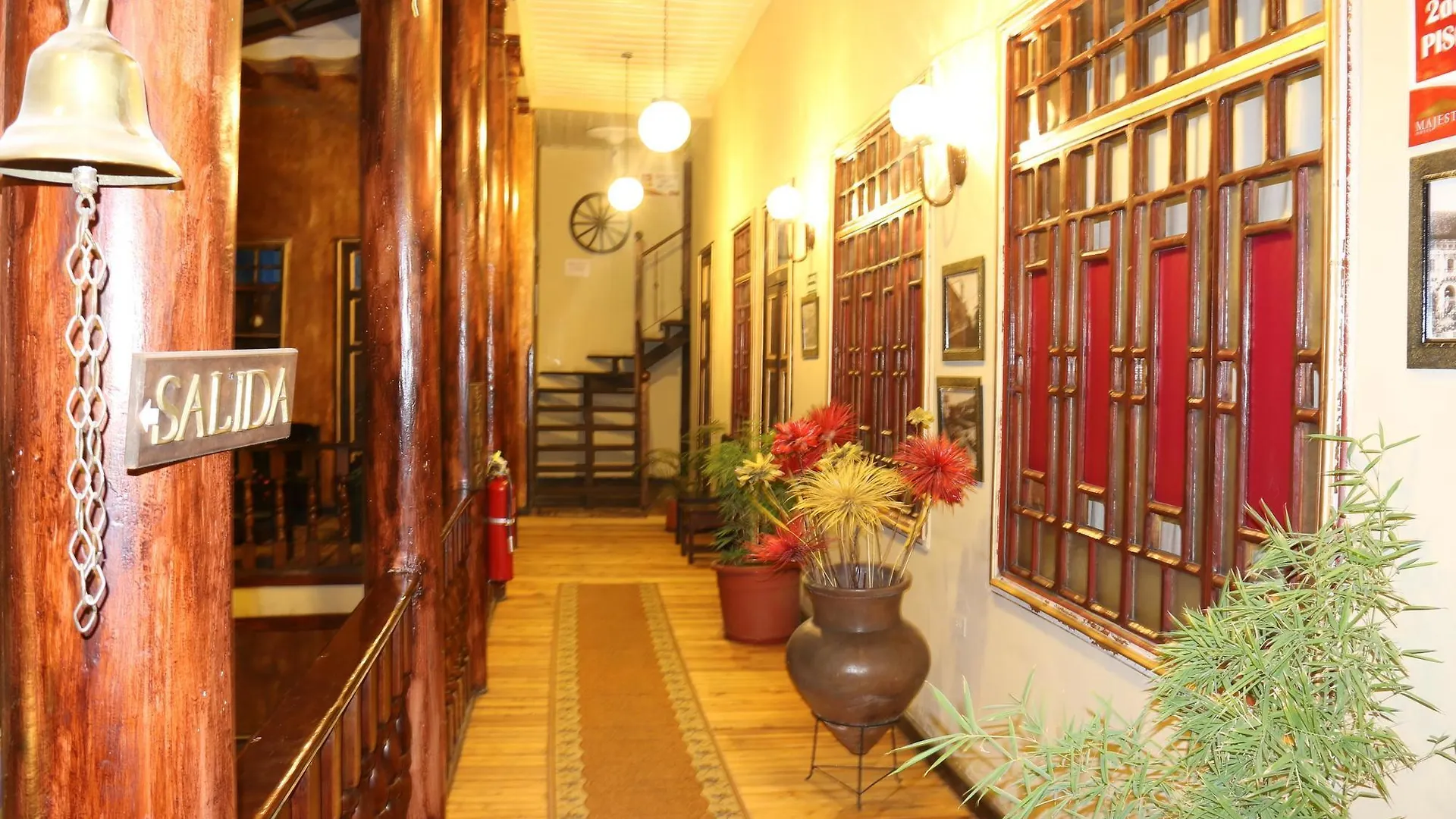 Hotel Majestic 1 Cuenca 3*,