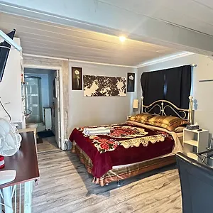 Guest - Private Retreat - J-1 Abbotsford